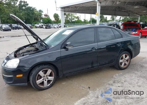 2009 Volkswagen Jetta S z USA, uszkodzony, nr VIN 3VWJM71K49M068763